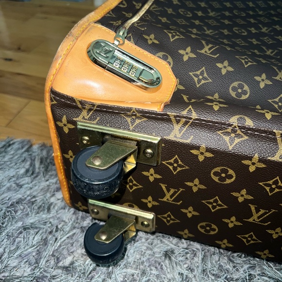 Louis Vuitton Pullman - Picture 4 of 8